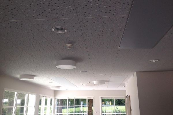 plafond-platre-a-ossature-cachee-knauf-holding-pichaud-vinetDAAE831F-9CD7-46FF-90B0-32023978FEC8.jpg